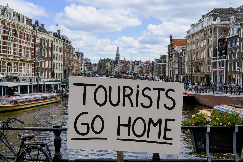 Amsterdam shows increasingly open hostility to visitors