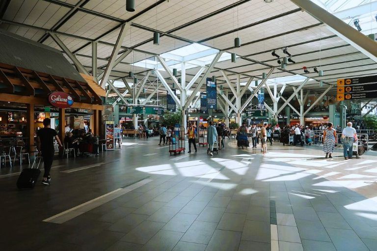 Canadian airports make it easier for international travellers to catch connecting flights at Canadian airports
