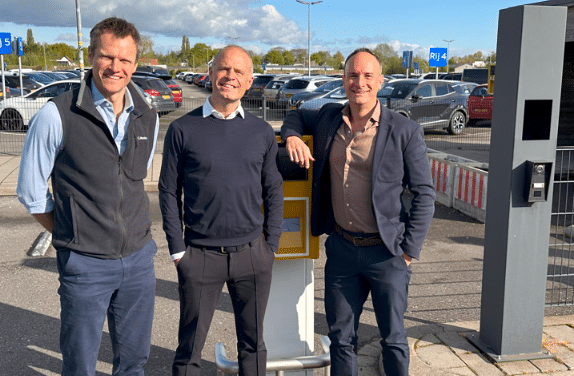 Holiday Extras neemt het Nederlandse parkeerbedrijf op de luchthaven over