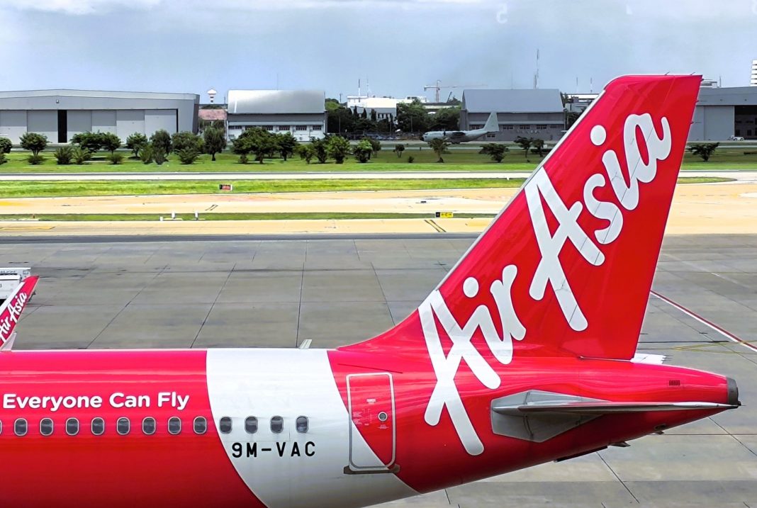 随着燃油危机升级，亚航迅速调整战略……